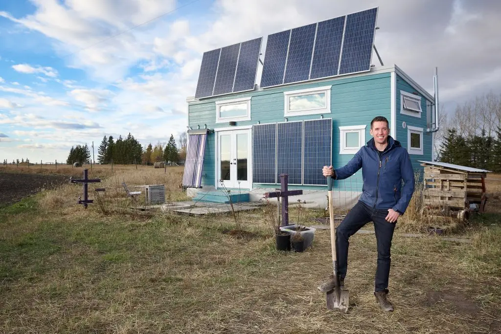 Off-grid tiny house with garden and Kenton Zerbin